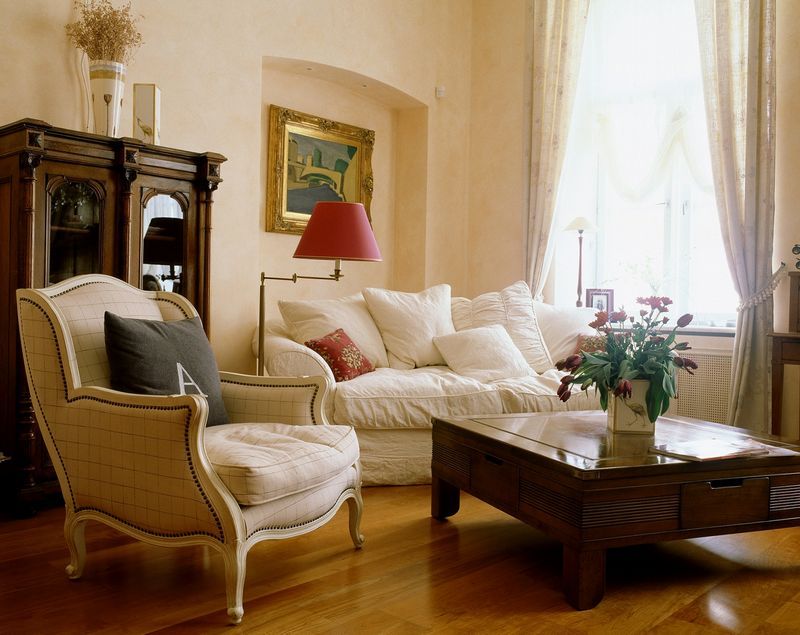 Diseño de un pequeño apartamento en estilo clásico Foto del interior de un pequeño apartamento