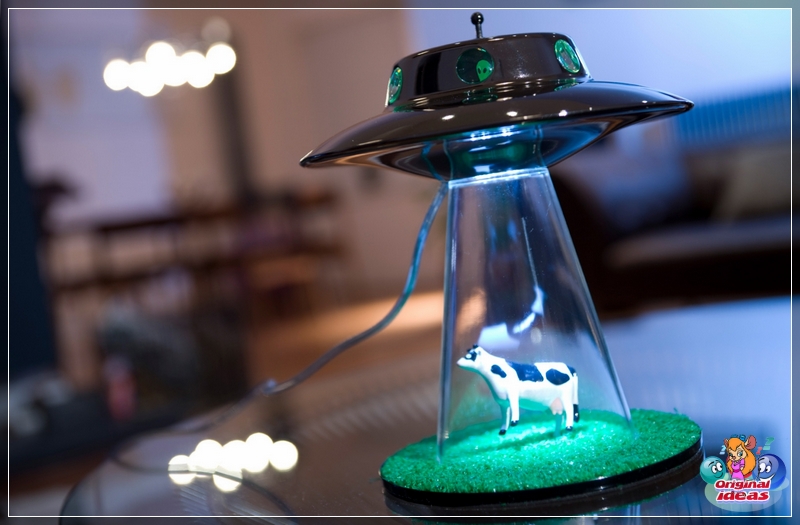 Lampa w stylu kosmicznym Lampa w stylu kosmicznym