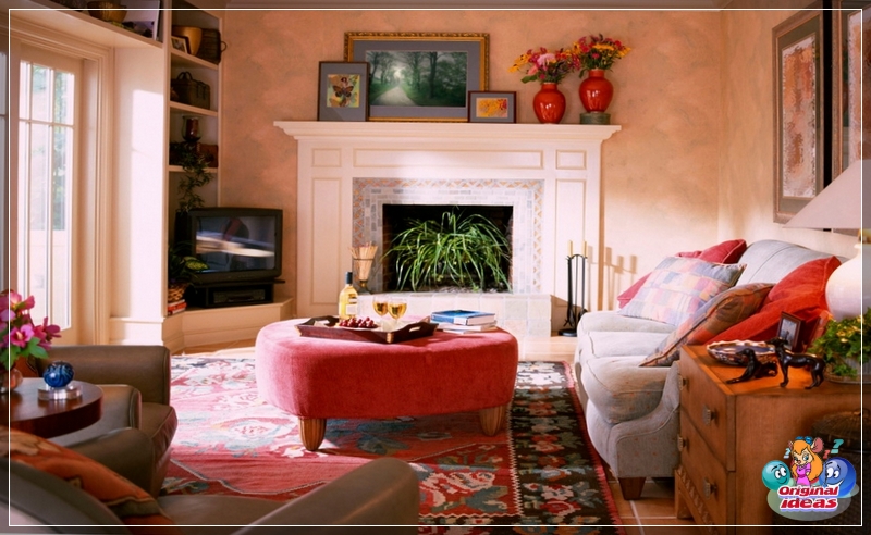 Wohnzimmer mit Kamin in der Wohnung