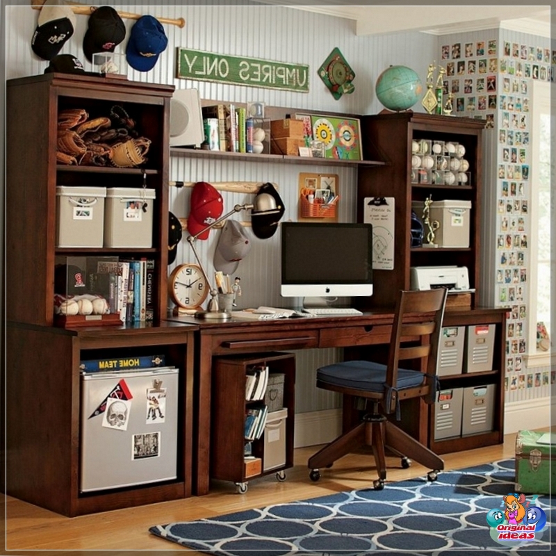 Workplace in the room for a teenager