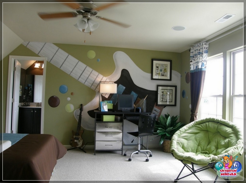 Wall decoration in musical style