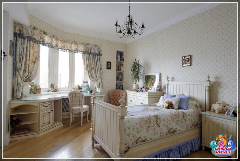 Room for a teenage girl in Provence style