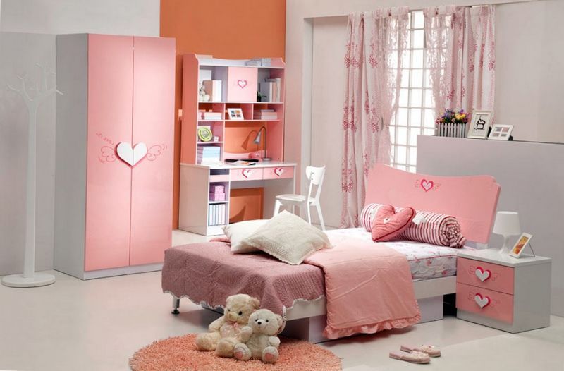 Wezgłowie łóżka można skierować w dowolną część świata, wszystko zależy od chęci rodziców do wzmocnienia pewnych cech dziecka