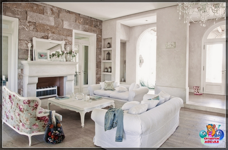 habitación La habitación shabby chic está llena de accesorios vintage raros