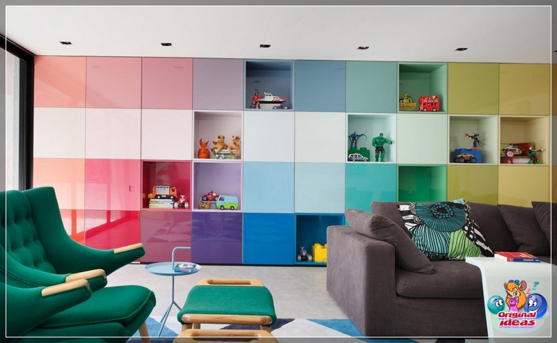Bunte Garderobe im Kinderzimmer im Stil der Pop-Art Bunte Garderobe im Kinderzimmer im Stil der Pop-Art