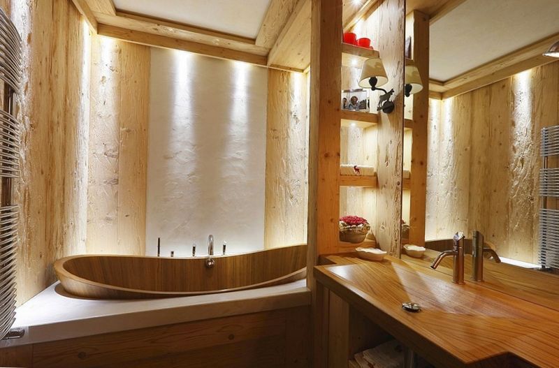 baño La madera es el principal material de acabado del estilo chalet