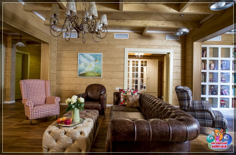 Wiejski salon w drewnianym domu z baru Wiejski salon w drewnianym domu z baru