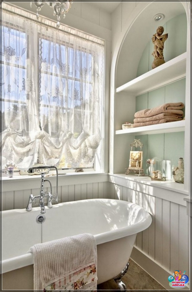 im Badezimmer im Provence-Stil Offene Regale im Badezimmer im Provence-Stil