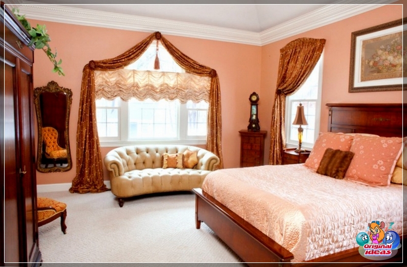 Austrian curtains in the bedroom