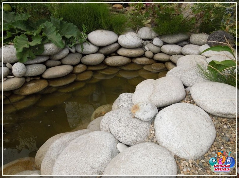 Blöcke und Felsbrocken für die Gestaltung eines Stausees in ihrem Sommerhaus