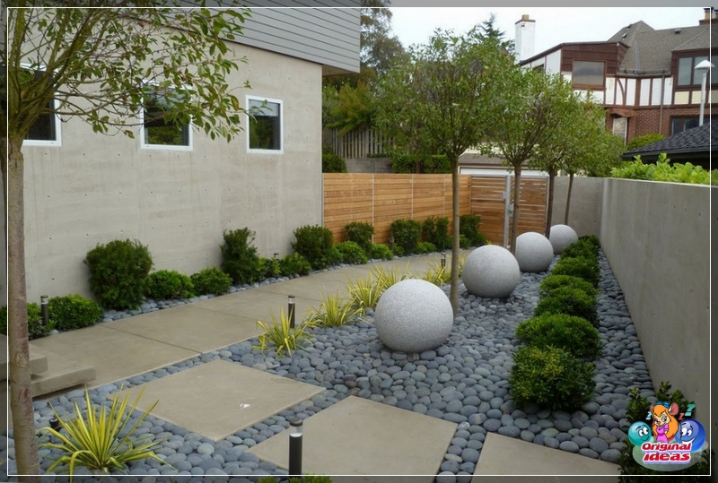 Wege aus mit Kieselsteinen verzierten Steinplatten