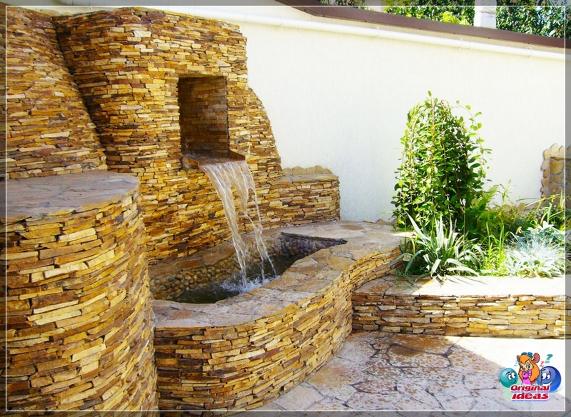 Einen Wasserfall mit Sandstein in ihrem Sommerhaus bauen