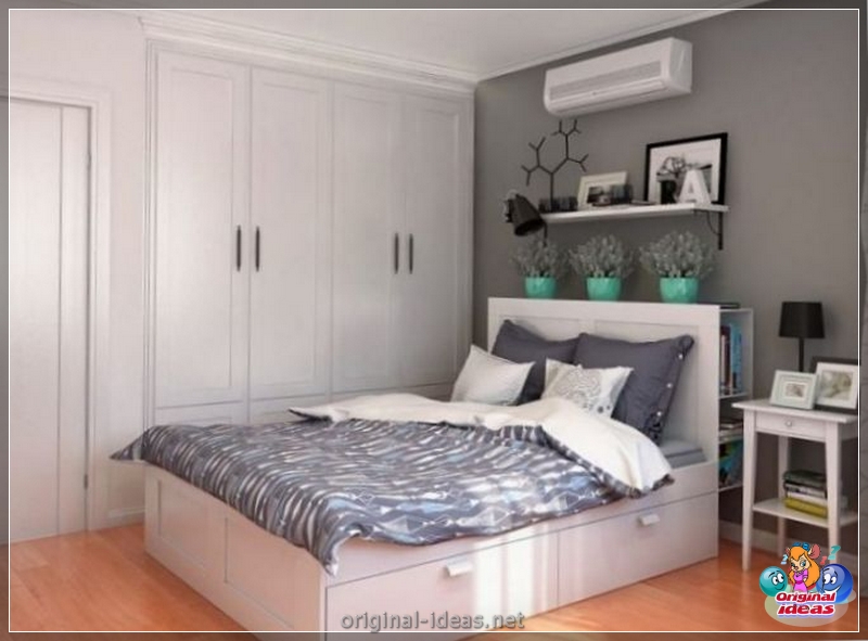 O interior do quarto no estilo escandinavo 2023: novos itens, com papel de parede, em tons cinzentos, com móveis brancos, fotos reais (escandinavo) O interior do quarto no estilo escandinavo 2023: novos itens, com papel de parede, em tons cinzentos, com móveis brancos, fotos reais