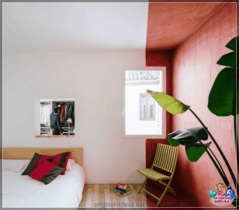 O interior do quarto no estilo escandinavo 2023: novos itens, com papel de parede, em tons cinzentos, com móveis brancos, fotos reais (2023) O interior do quarto no estilo escandinavo 2023: novos itens, com papel de parede, em tons cinzentos, com móveis brancos, fotos reais