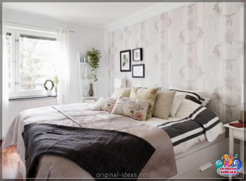 O interior do quarto no estilo escandinavo 2023: novos itens, com papel de parede, em tons cinzentos, com móveis brancos, fotos reais (interior) O interior do quarto no estilo escandinavo 2023: novos itens, com papel de parede, em tons cinzentos, com móveis brancos, fotos reais