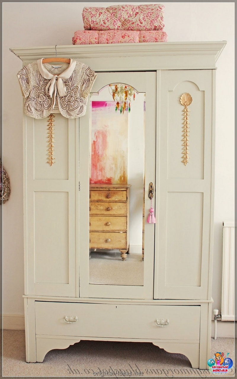 Wardrobe with a mirror - 75 photos of unusual novelties of stylish design (wardrobe, mirror, photos, stylish, design) Wardrobe with a mirror - 75 photos of unusual novelties of stylish design