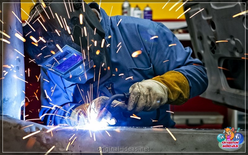 Газавая зварка - не толькі цела цела! (газавая, зварка, толькі, галінка напаўняльніка рухаюцца) Газавая зварка - не толькі цела цела!