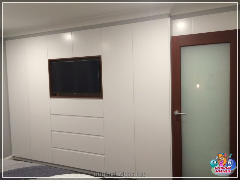 Cómo y dónde colocar un televisor en el dormitorio: revisión de las mejores soluciones + fotos con instrucciones (cómo, televisor, dormitorio, soluciones) Cómo y dónde colocar un televisor en el dormitorio: revisión de las mejores soluciones + fotos con instrucciones