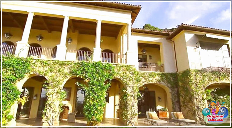 maison Vue de la maison de conception méditerranéenne du balcon