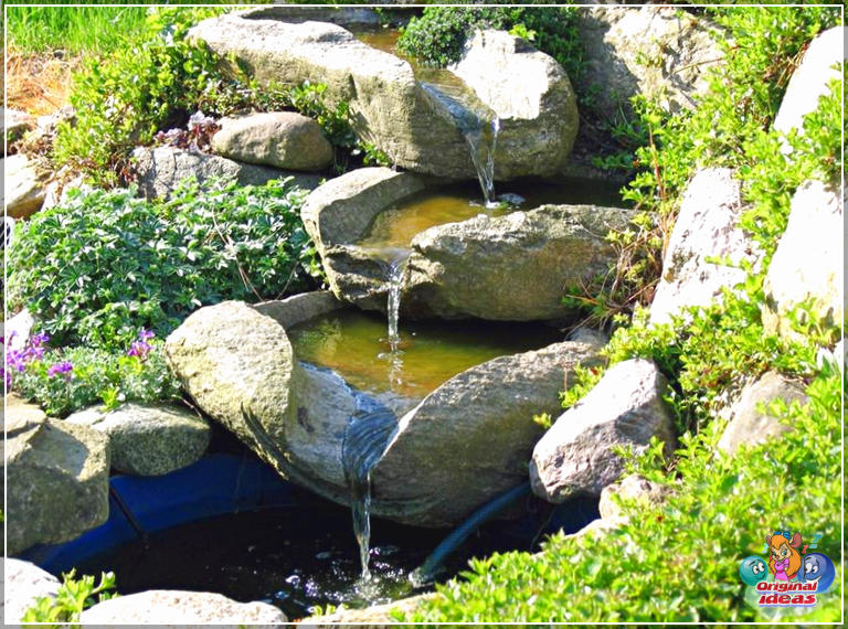 дизайн Небольшой каменный водопад в саду
