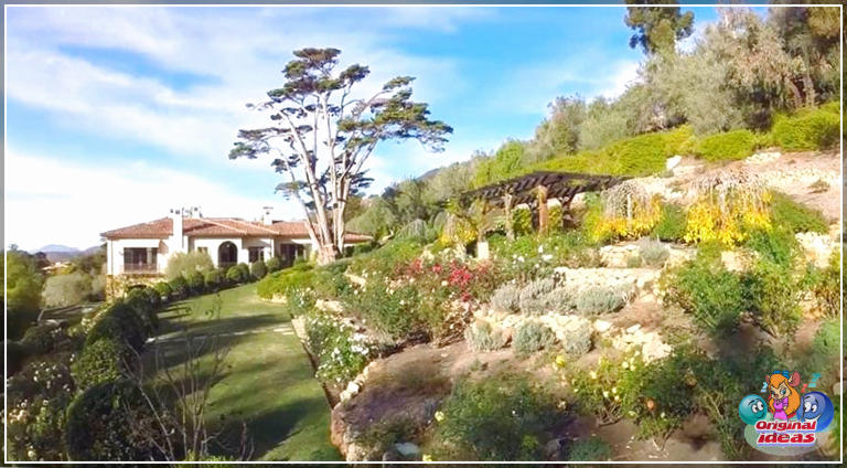 maison Maison de style méditerranéen avec vue sur l'océan depuis le jardin
