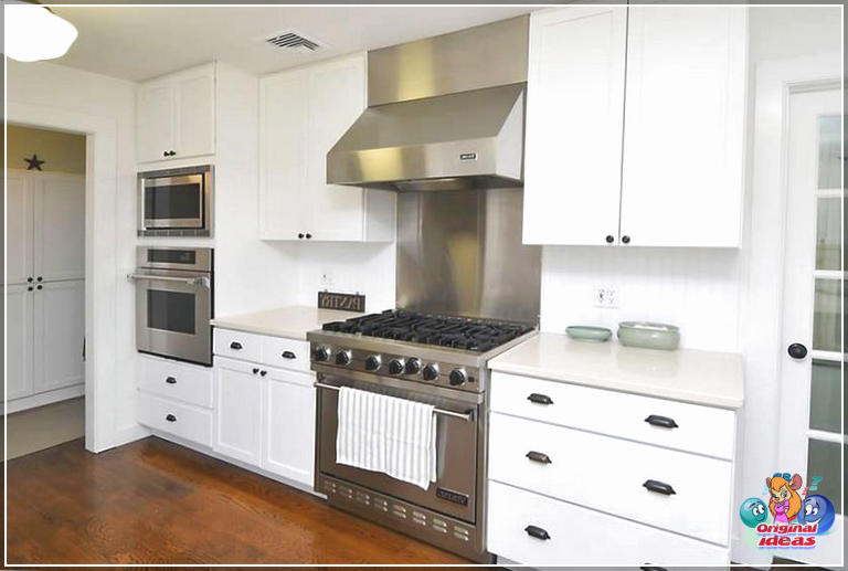 petites cuisines Cuisine moderne compacte avec comptoir en quartz blanc