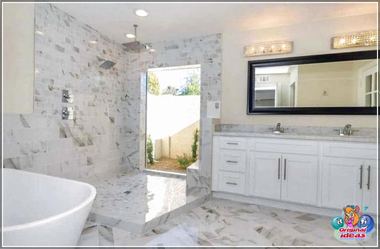 marmo Bagno con pavimenti in marmo e cabina doccia a pioggia senza porte