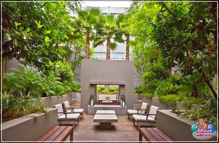 pátios Design de pátio moderno com paisagismo exuberante